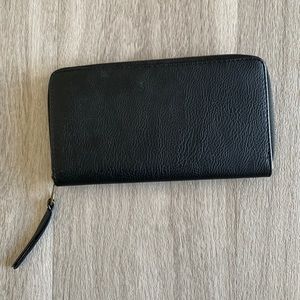 Black long wallet